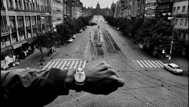 Josef Koudelka:  Invasion Prague 68 